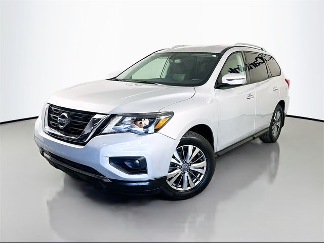 2020 Nissan Pathfinder SV