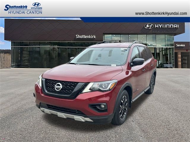 2020 Nissan Pathfinder SV