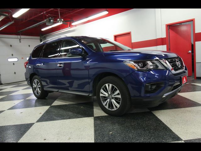 2020 Nissan Pathfinder SV