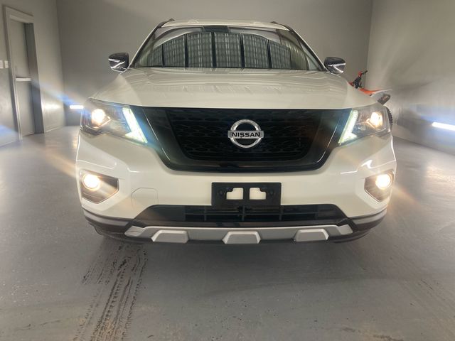 2020 Nissan Pathfinder SV