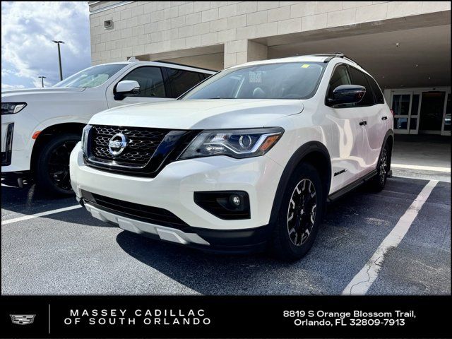 2020 Nissan Pathfinder SV