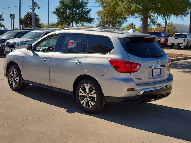 2020 Nissan Pathfinder SV