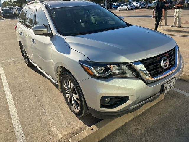 2020 Nissan Pathfinder SV