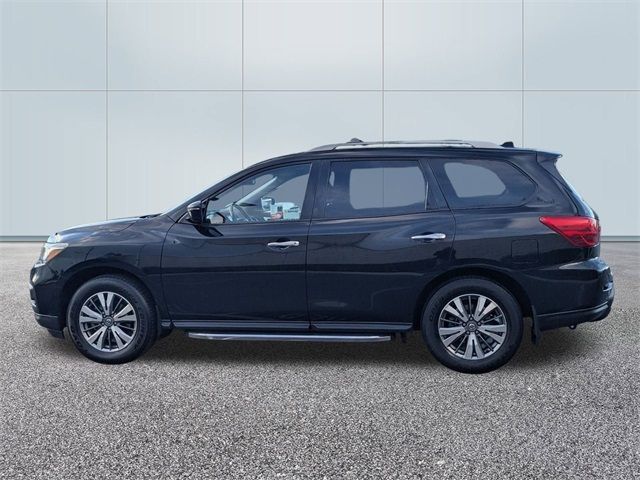 2020 Nissan Pathfinder SV