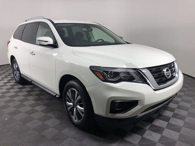 2020 Nissan Pathfinder SV