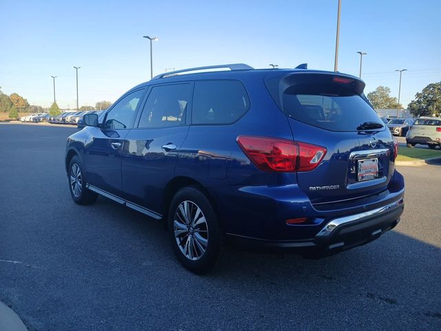 2020 Nissan Pathfinder SV