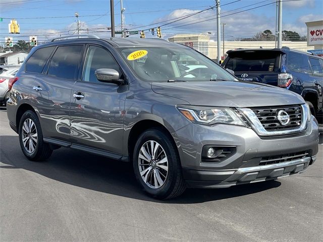 2020 Nissan Pathfinder SV