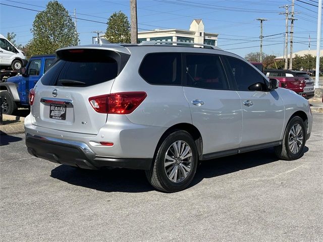 2020 Nissan Pathfinder SV