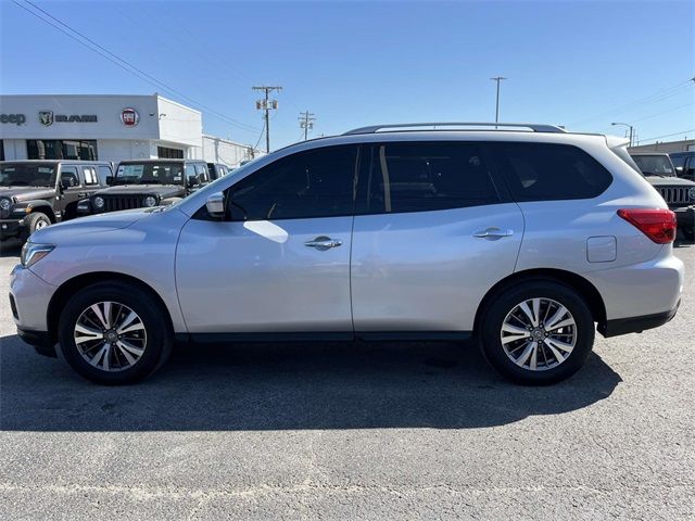 2020 Nissan Pathfinder SV