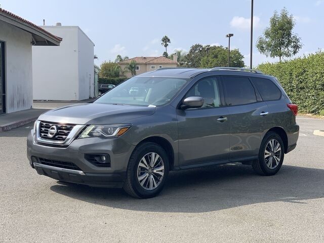 2020 Nissan Pathfinder SV