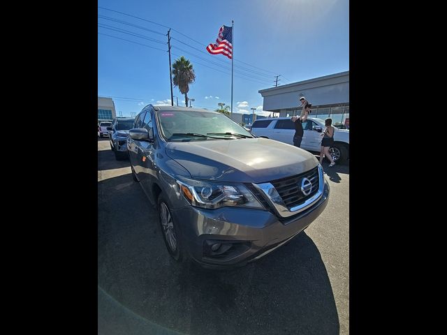 2020 Nissan Pathfinder SV