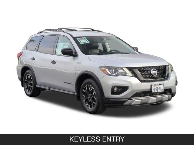 2020 Nissan Pathfinder SV