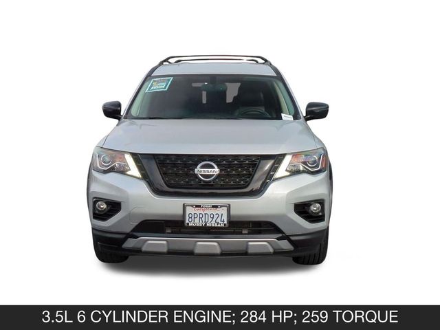 2020 Nissan Pathfinder SV