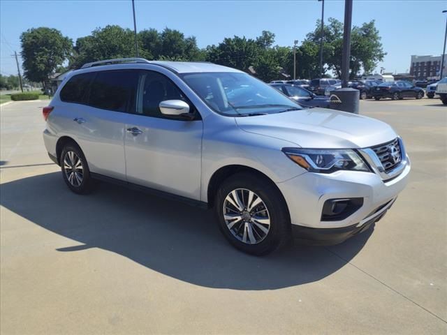 2020 Nissan Pathfinder SV