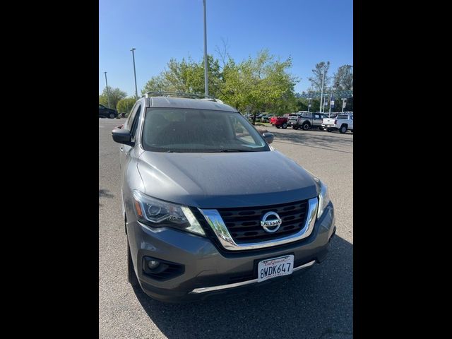 2020 Nissan Pathfinder SV