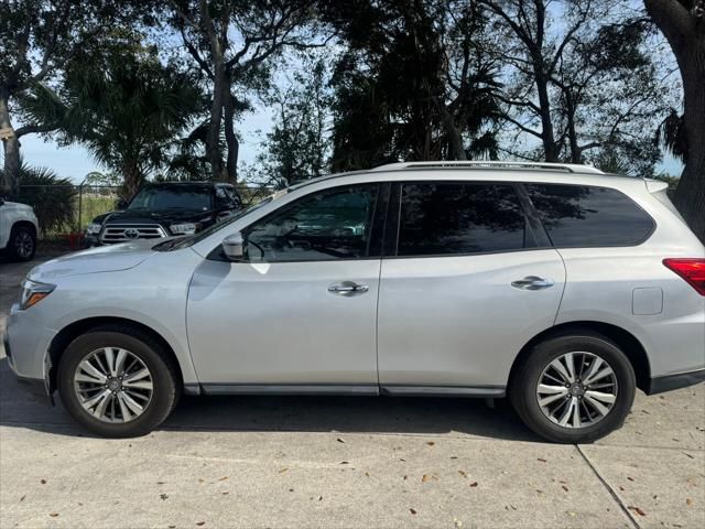 2020 Nissan Pathfinder SV