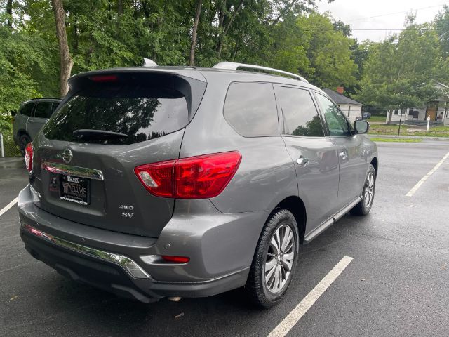 2020 Nissan Pathfinder SV