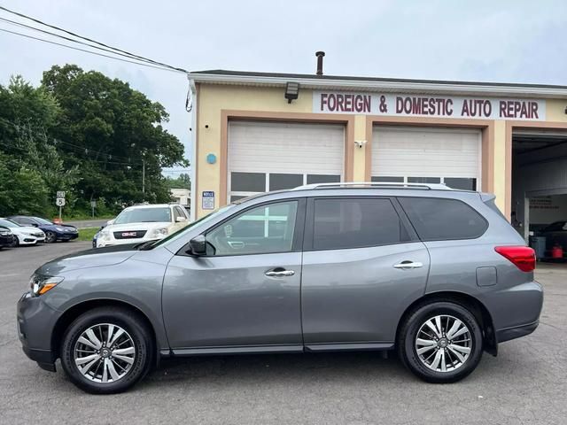 2020 Nissan Pathfinder SV