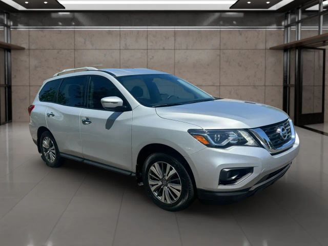 2020 Nissan Pathfinder SV