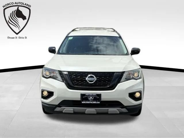 2020 Nissan Pathfinder SV