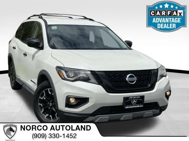 2020 Nissan Pathfinder SV