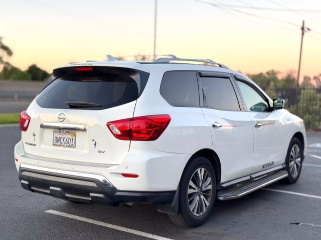2020 Nissan Pathfinder SV
