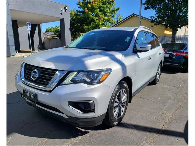 2020 Nissan Pathfinder S