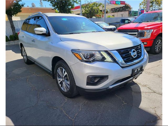 2020 Nissan Pathfinder S