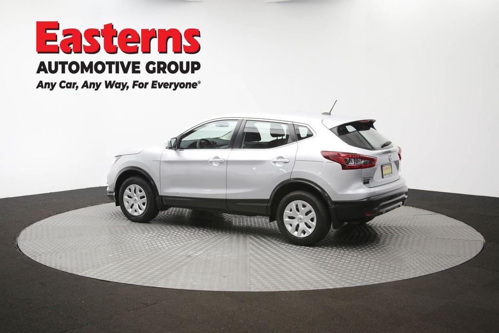 2020 Nissan Rogue Sport 32