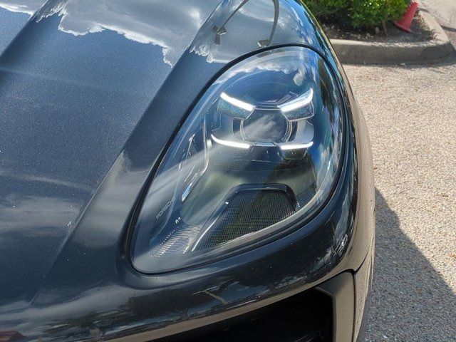 2020 Porsche Macan Base