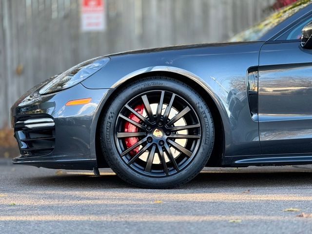 2020 Porsche Panamera GTS