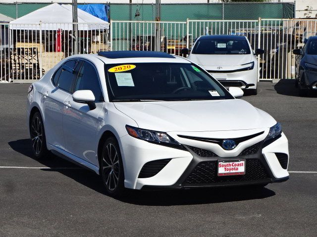 2020 Toyota Camry Hybrid SE