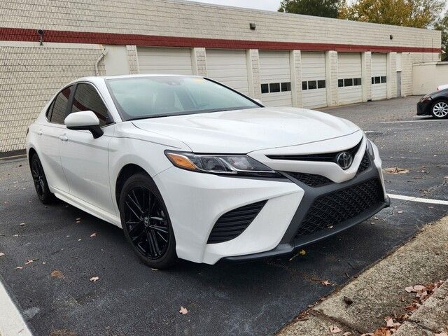 2020 Toyota Camry SE