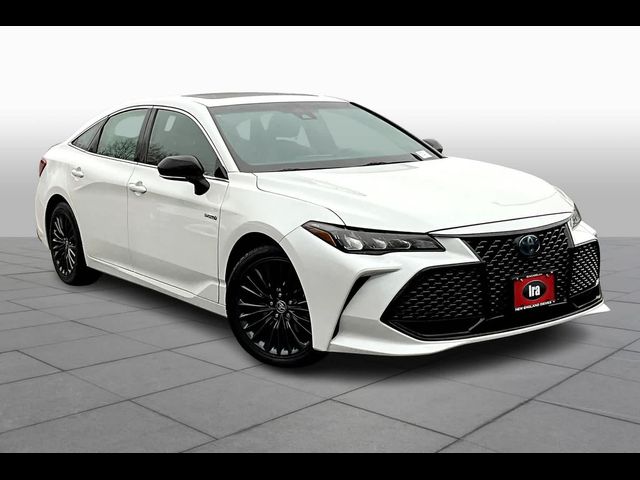 2020 Toyota Avalon Hybrid XSE