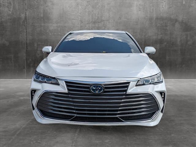 2020 Toyota Avalon Hybrid XLE