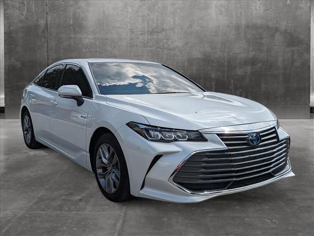 2020 Toyota Avalon Hybrid XLE