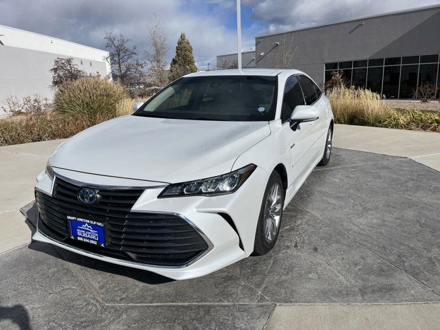 2020 Toyota Avalon Hybrid XLE