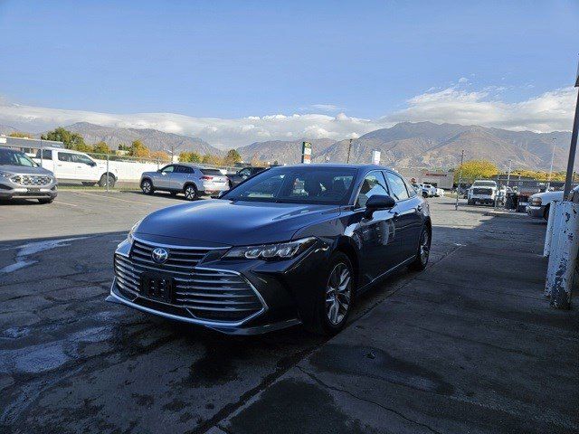 2020 Toyota Avalon Hybrid XLE