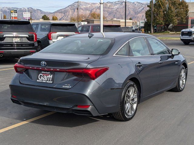 2020 Toyota Avalon Hybrid XLE