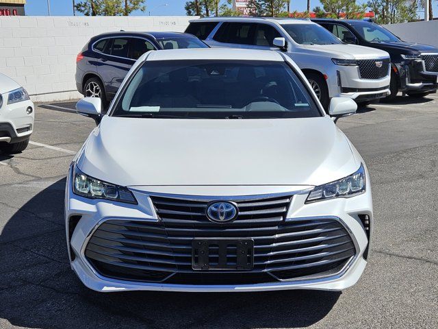 2020 Toyota Avalon Hybrid XLE