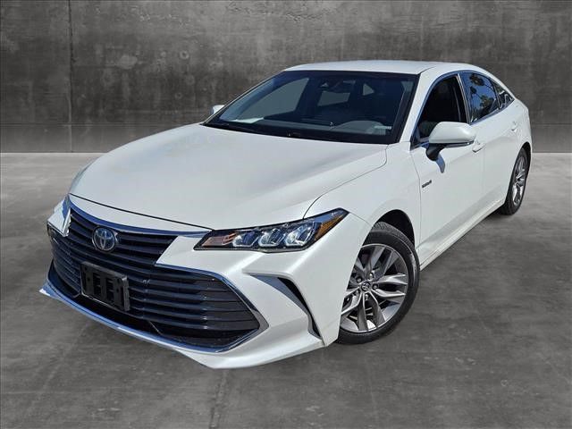 2020 Toyota Avalon Hybrid XLE