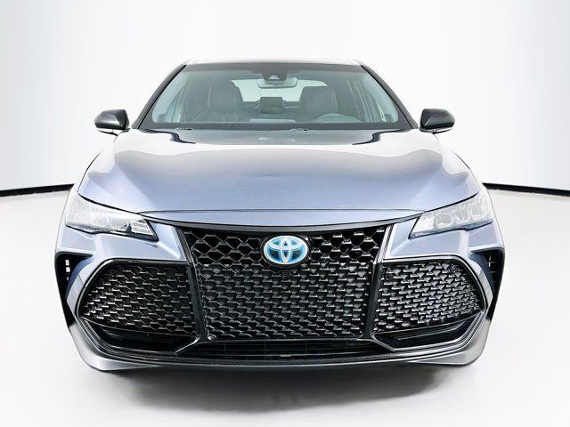 2020 Toyota Avalon Hybrid XSE