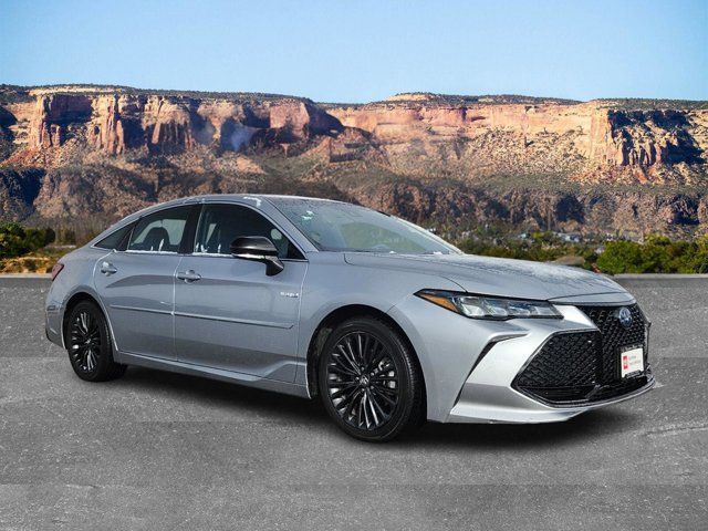 2020 Toyota Avalon Hybrid XSE