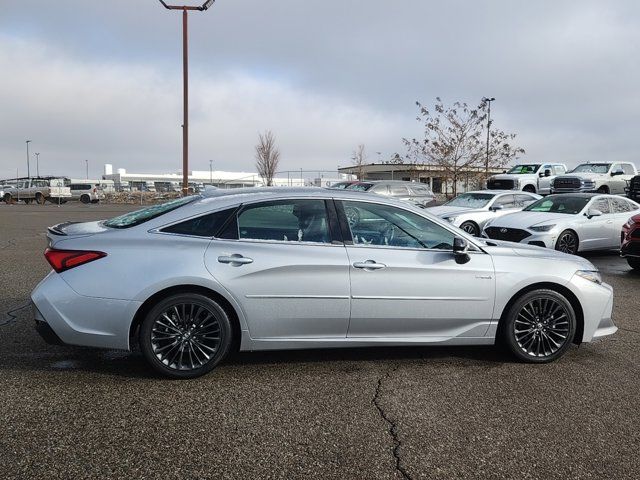 2020 Toyota Avalon Hybrid XSE