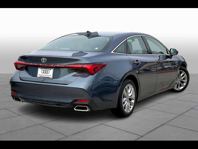 2020 Toyota Avalon XLE