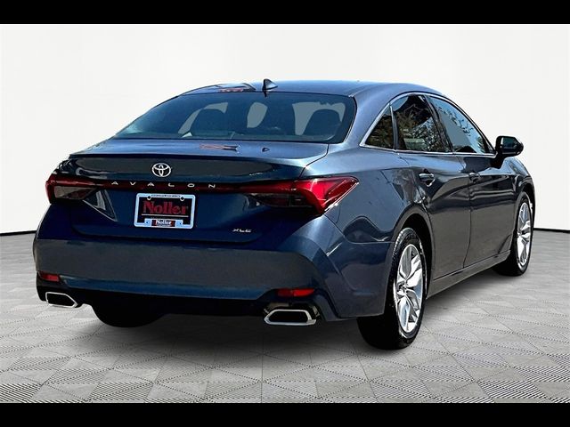 2020 Toyota Avalon XLE
