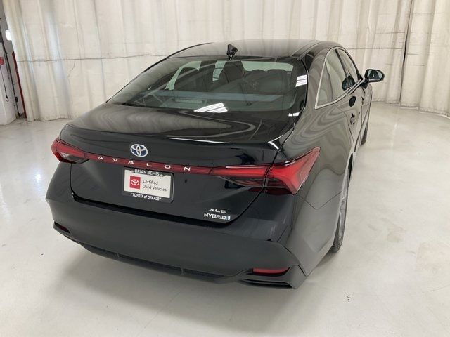 2020 Toyota Avalon Hybrid XLE