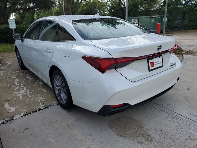 2020 Toyota Avalon Hybrid XLE