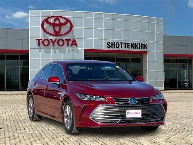 2020 Toyota Avalon Hybrid XLE