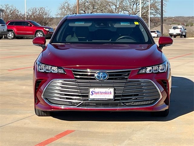 2020 Toyota Avalon Hybrid XLE